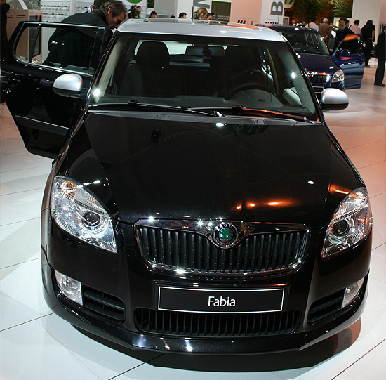 http://www.salon-auto.eu/mondial-auto-2008/wp-content/skoda-fabia-2.jpg